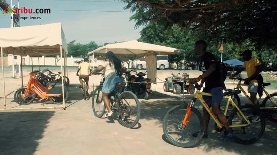 Diani Beach: Village tour on a bike with hotel pick-up - Ukunda streets, market life, and the first photo stops