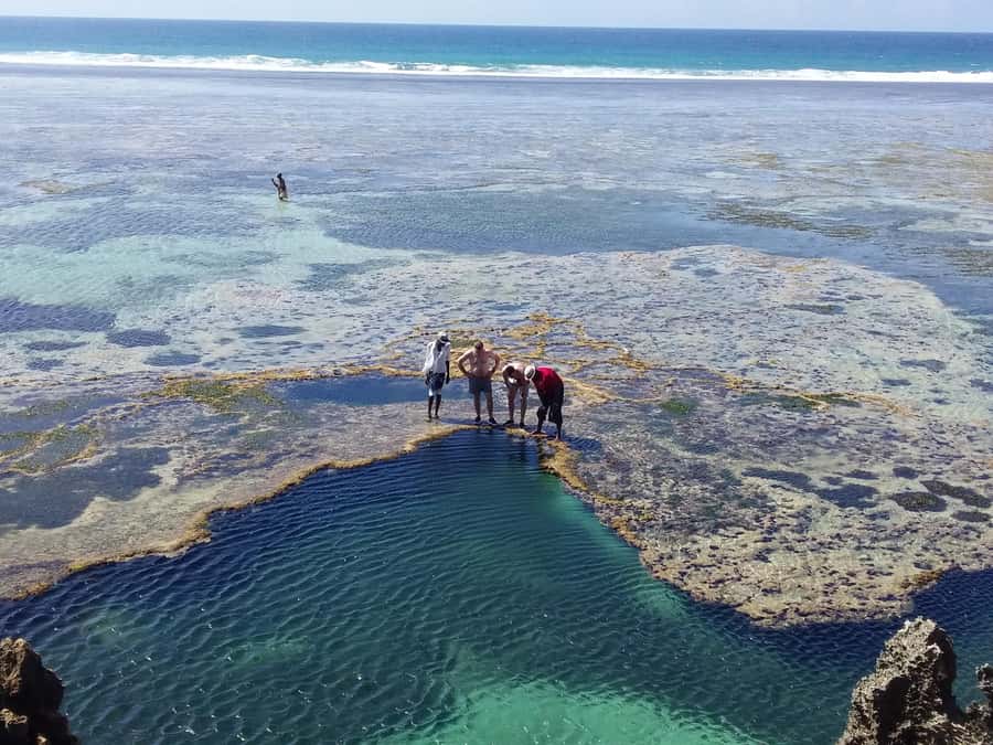 Diani: Snorkeling and Swimming at African Pool in Tiwi Beach - The snack stop under the shade