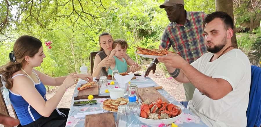 From Diani Beach: Funzi Island Full Day Excursion with Lunch - Visiting the school respectfully