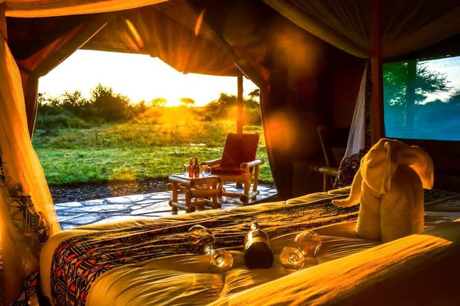 From Nairobi: 2-Day Naivasha Safari with Accommodation - Lake Naivasha by boat
