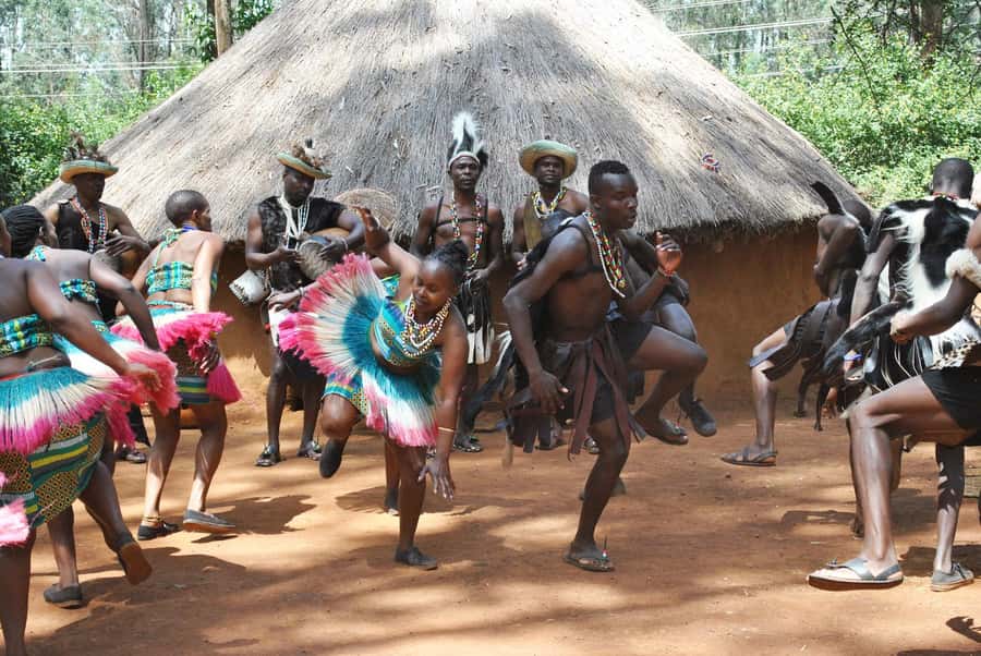 Giraffe Center, Elephant Orphanage and Bomas of Kenya Tour - Seeing how Kenyan beads are made