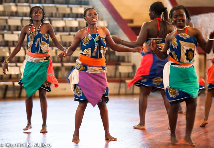 Giraffe Center, Elephant Orphanage and Bomas of Kenya Tour - What the $115 price really covers