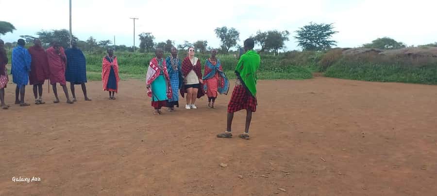 HALF DAY TOUR MASAI VILLAGE FROM NAIROBI WITH PICKUP&DROPOFF - Meeting a guide who can explain Maasai customs