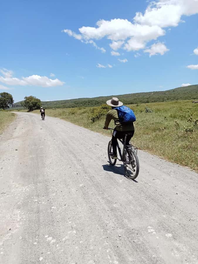 HELLS GATE AND LAKE NAIVASHA DAY TRIP FROM NAIROBI. - Guide support and the solo experience