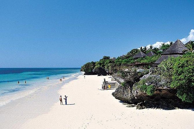 Mombasa city tour, Fort Jesus and Haller Park - Local food adds more than another photo stop
