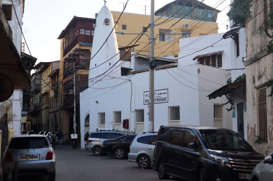 mombasa city tour full day - Moi Avenue’s Elephant Tusks
