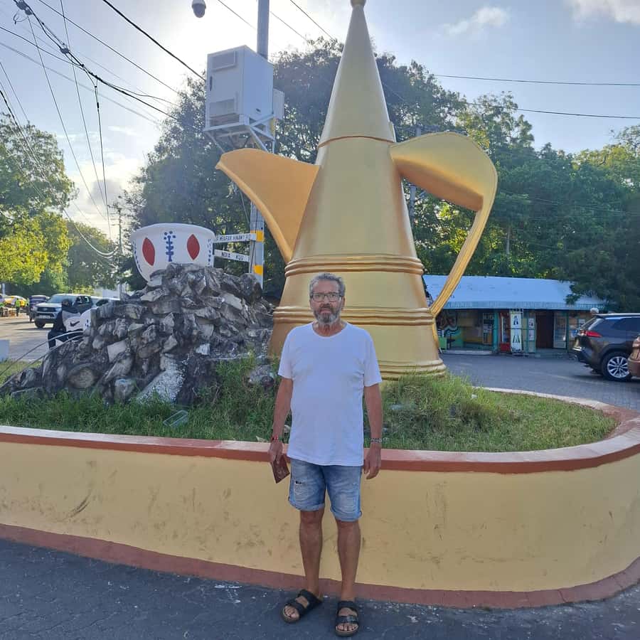 MOMBASA:FortJesus,OldTown,SpiceMarket, Shiva Temple DayTour. - John’s guiding style and flexibility