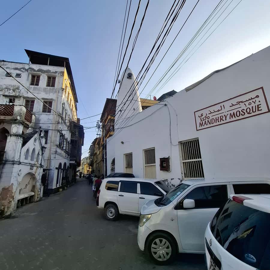 MOMBASA:FortJesus,OldTown,SpiceMarket, Shiva Temple DayTour. - Who should book this Mombasa walk?