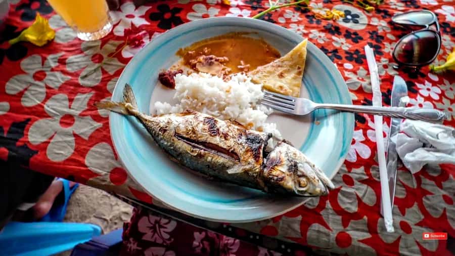 Mombasa: Kisite Park Private Cruise with Breakfast and Lunch - Lunch and island life on Wasini