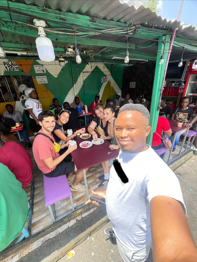 Nairobi: 1 Hour Gastronomic and Street Food tour of Nairobi - Ten minutes at a Nairobi food market