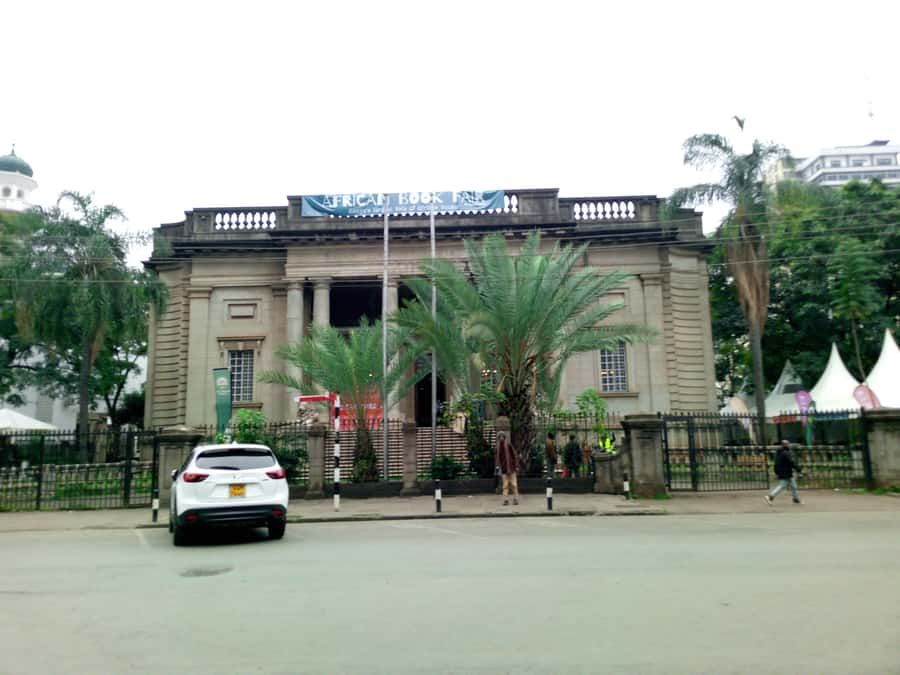 Nairobi city walking and historical tour - City Market: shopping with a local hand