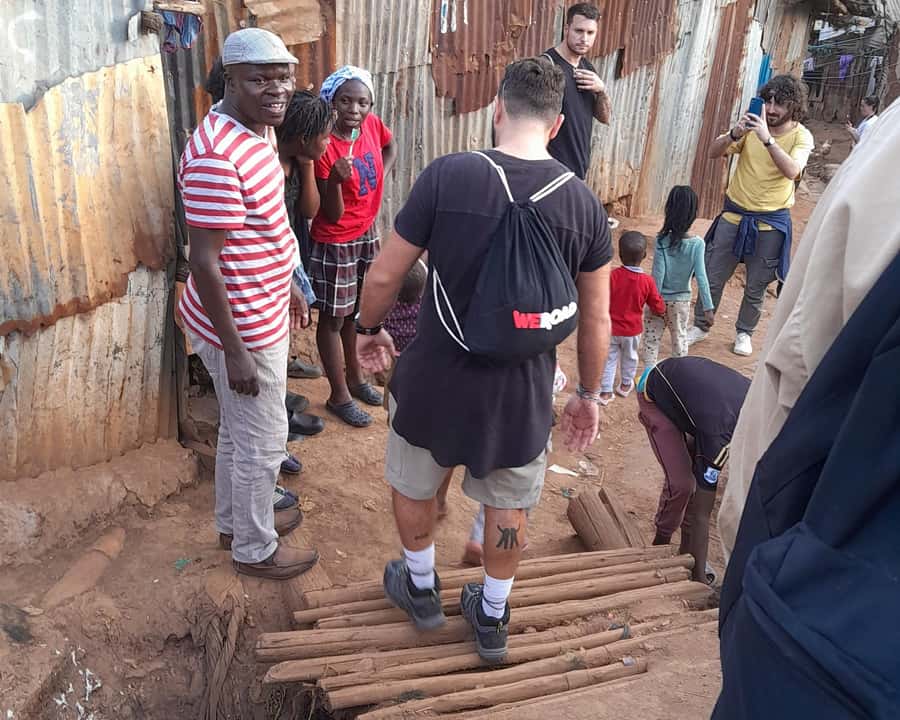Nairobi: Explore Kibera Slum with Local Guides - Stop four: recycling, jewelry, and local craft work