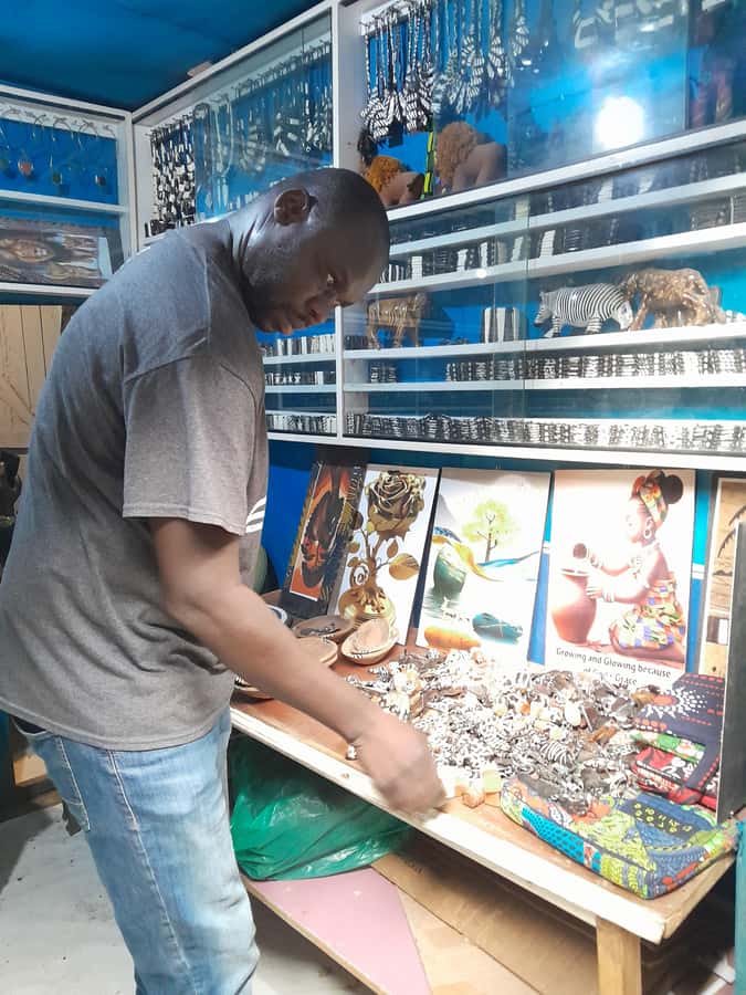Nairobi: Explore Maasai Market for Unique Souvenirs - What you can buy and how to judge quality