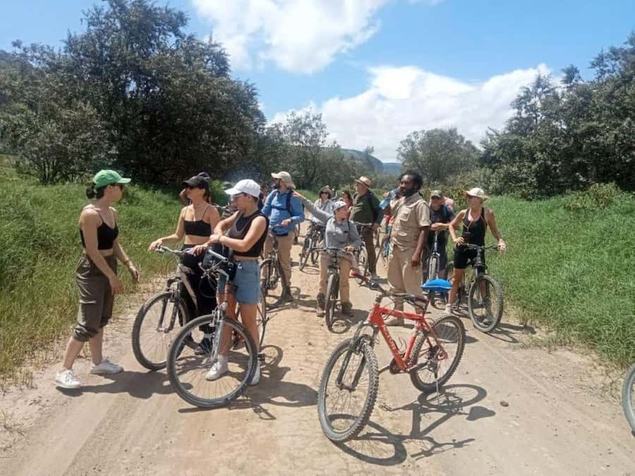 Nairobi:Group Hell's Gate National Park & Lake Naivasha Tour - The real price is much higher than $50