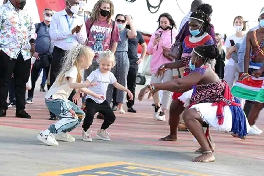 Nairobi: Guided Afternoon Tour to Bomas of Kenya. - Why Bomas of Kenya works as a short cultural introduction