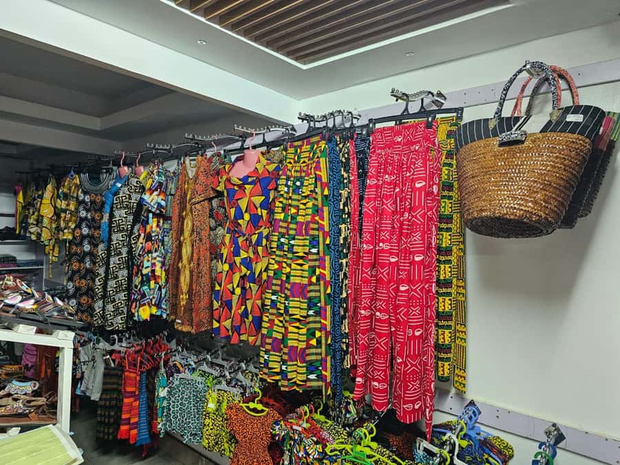 Nairobi: Hop on Hop off and Maasai market Collections Visit - Kibera from the vehicle