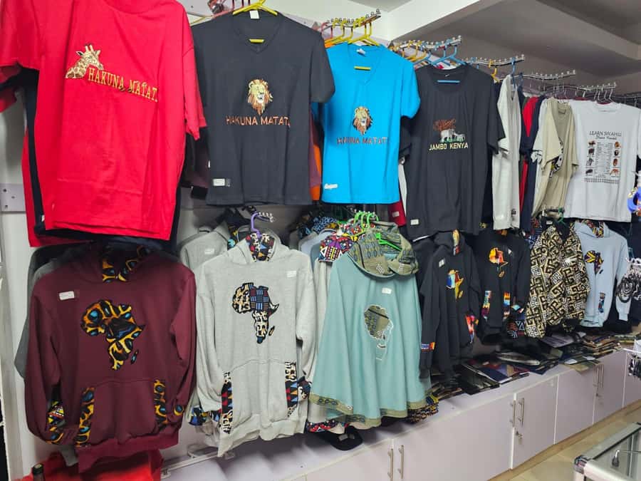 Nairobi: Hop on Hop off and Maasai market Collections Visit - Karen Maasai Market for the final hour