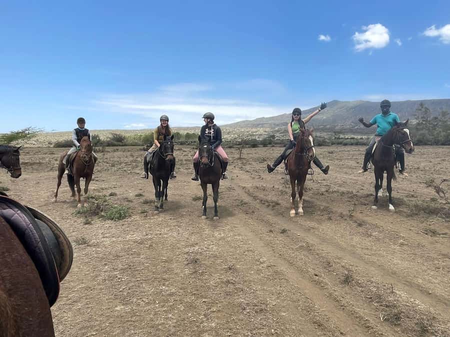 Nairobi: Horseback Riding Tour Through Maize Plantation - Choosing a slow ride, canter, or gallop