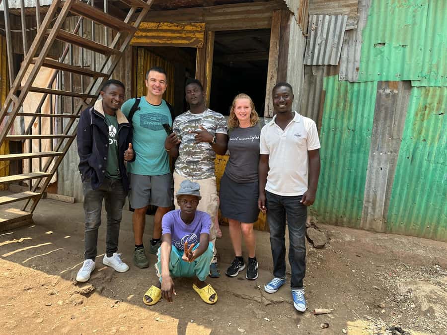 Nairobi: Kibera Slum storytelling tour with a Local - Entering Kibera with a guide who knows the area