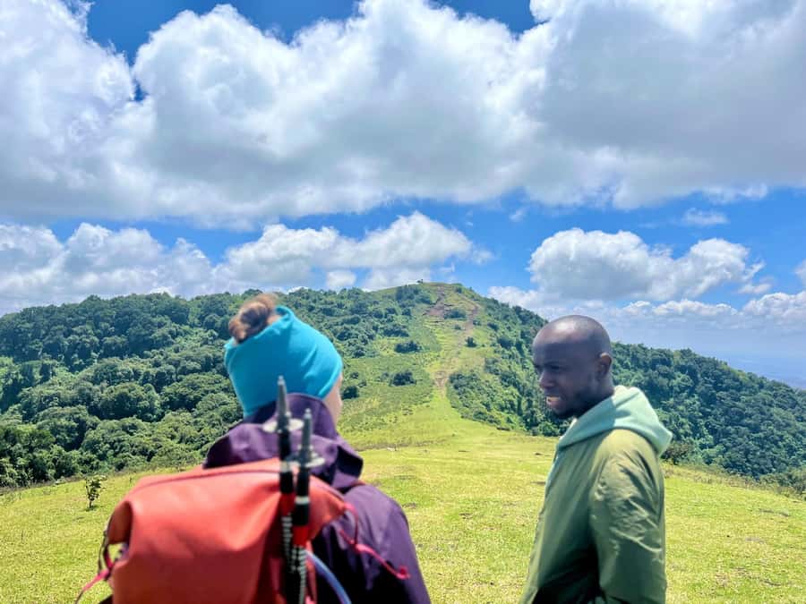 NAIROBI:Ngong Hills Day Hike,Group Tour - Leaving Nairobi and Reaching the Trailhead