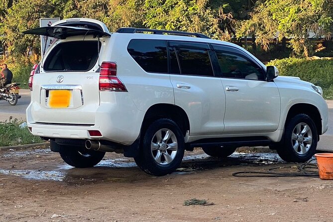 Private Transfer from Mombasa - Drivers who do more than follow the road